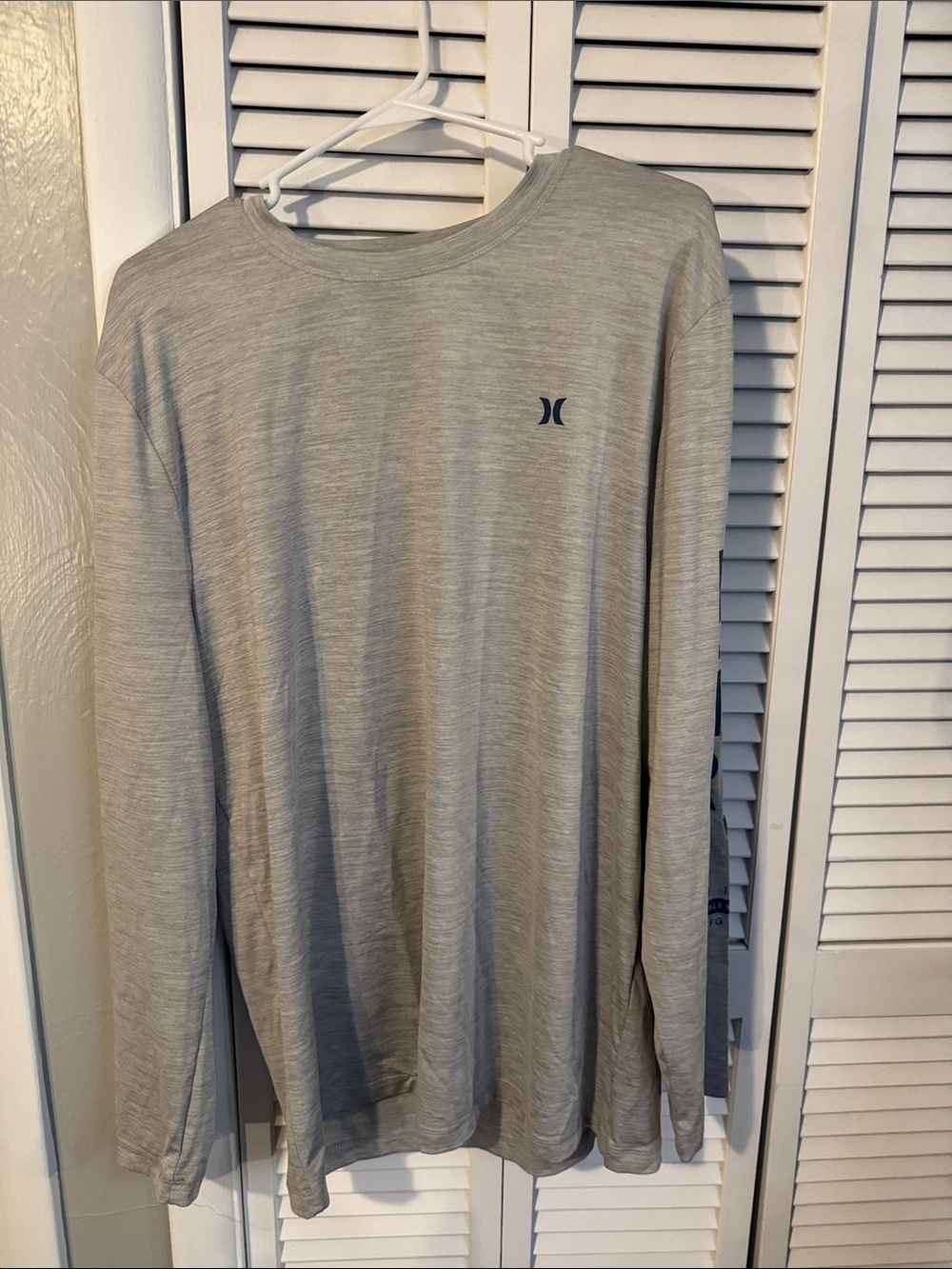 Hurley Light Gray Long-Sleeve Crew Neck Shirt